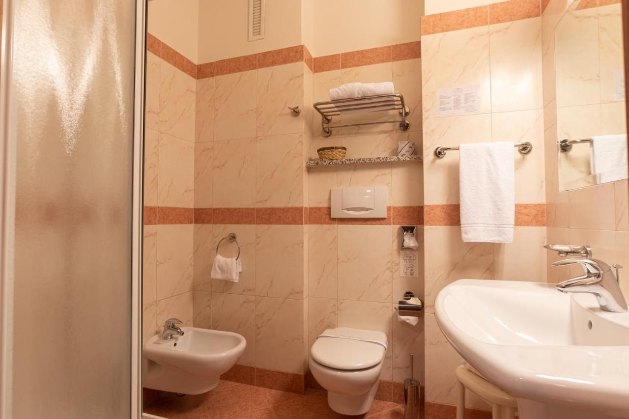 Single Room Pool Access,1387384403:JPEG